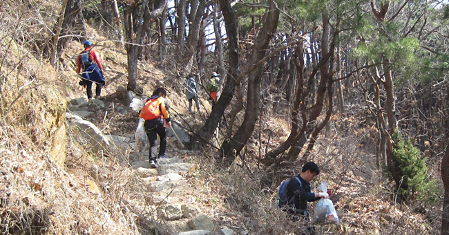 지리산 둘레길 봄 단장 기지개를 켜다