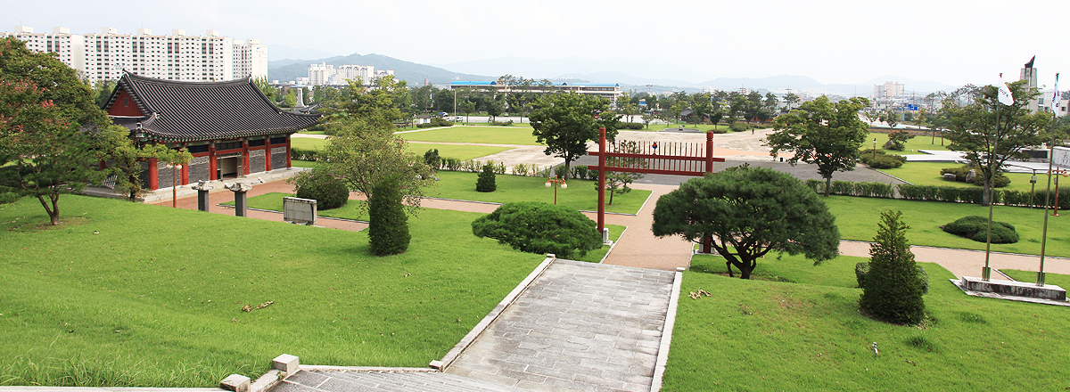 Manin Cemetery of Righteous Fighters