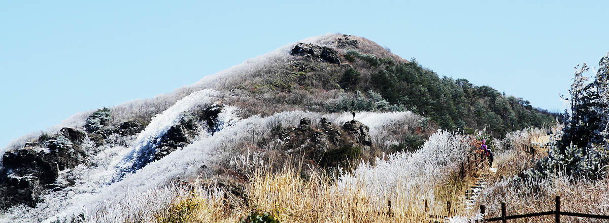 Jeongnyeongchi Pass